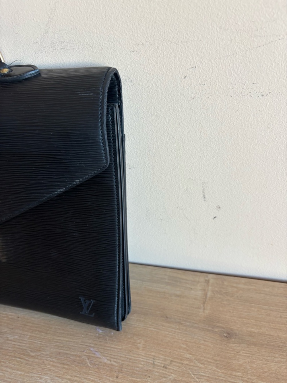 Authentic Louis Vuitton epi leather briefcase - Picture 5 of 12